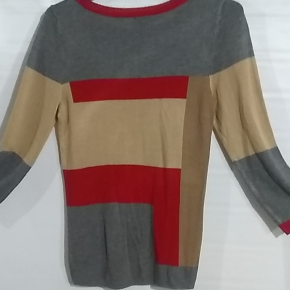 The Limited Online Exclusive Sweater Size S NWT - Picture 3 of 3